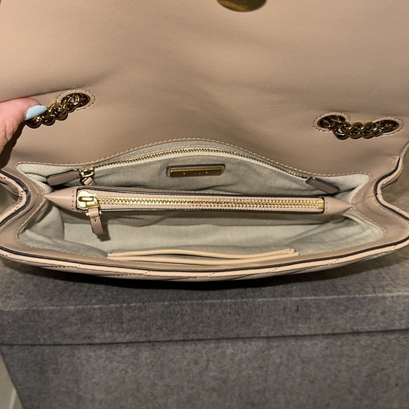 NWT Tory Burch Kira Chevron Convertible Shoulder Bag. Devon Sand. - Picture 5 of 7